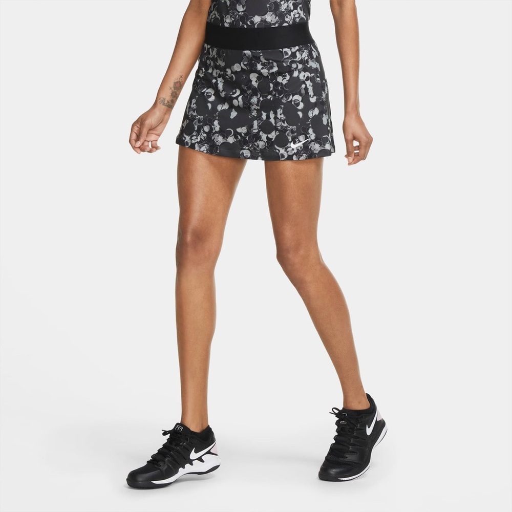 Nike XS women’s black and grey printed skort